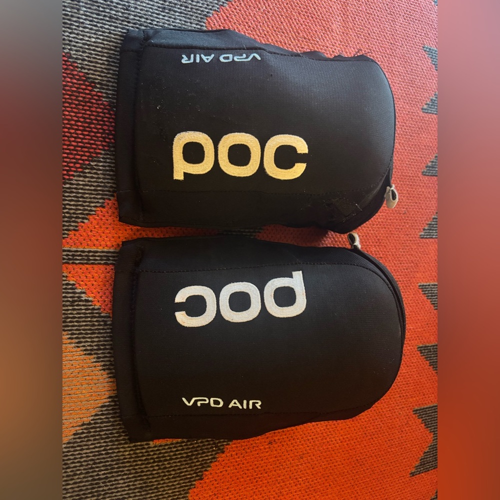 POC Black VPD Air knee Pads